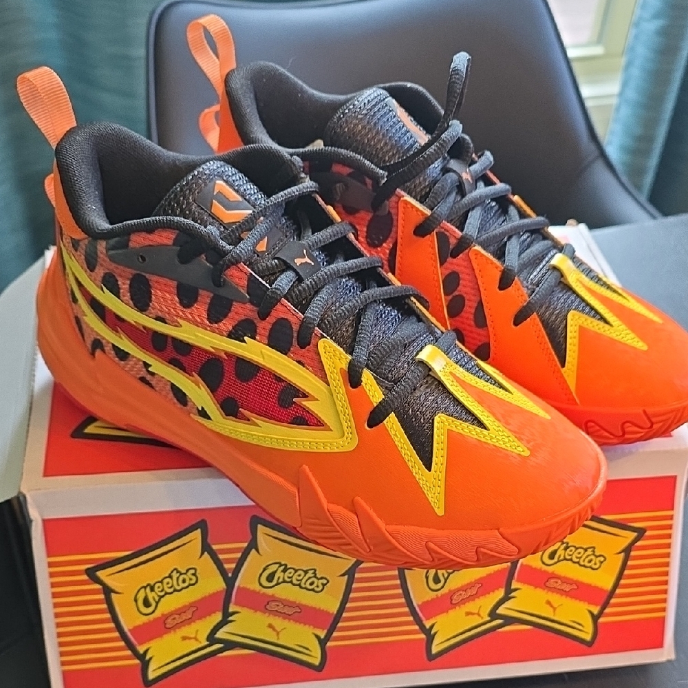 Limited edition PUMA and Cheetos basketball shoes Size 6 Youth